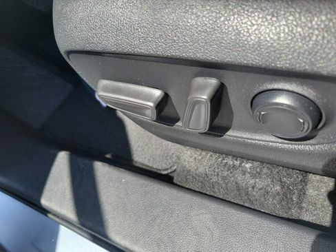 Used 2023 Toyota Highlander XLE FWD image 26