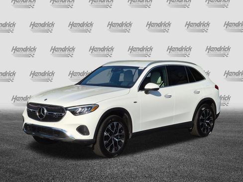 Certified 2025 Mercedes-Benz GLC 350e 4MATIC w/ Driver Assistance Package image 5