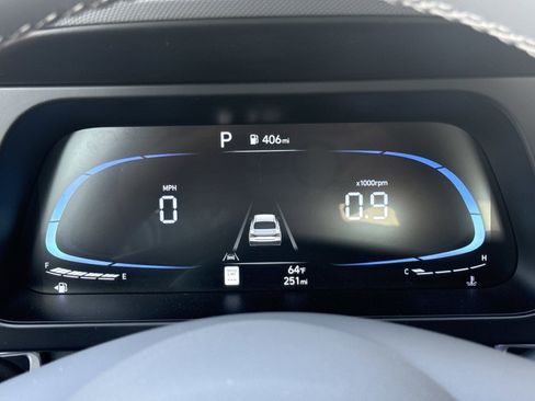 Certified 2025 Hyundai Elantra Sport image 19