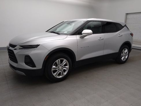 Used 2020 Chevrolet Blazer LT FWD image 2
