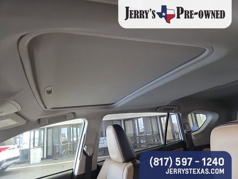 Used 2018 Toyota RAV4 Limited image 8