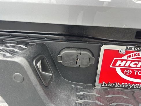 Used 2021 Toyota Tacoma TRD Off-Road w/ Technology Package image 7