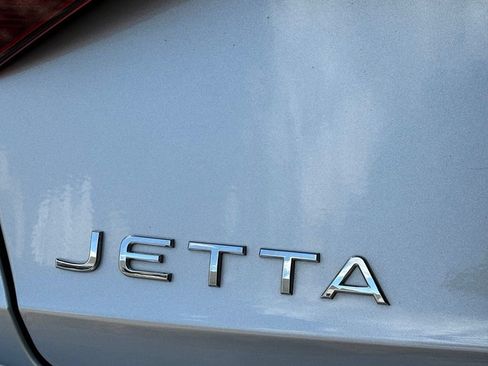Used 2024 Volkswagen Jetta SE FWD image 23