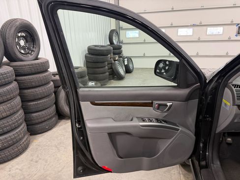 Used 2012 Hyundai Santa Fe SE image 30