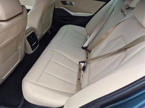 Used 2020 BMW 330i Sedan w/ Convenience Package RWD image 17