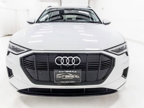 Used 2021 Audi e-tron Premium w/ Convenience Plus Package image 11