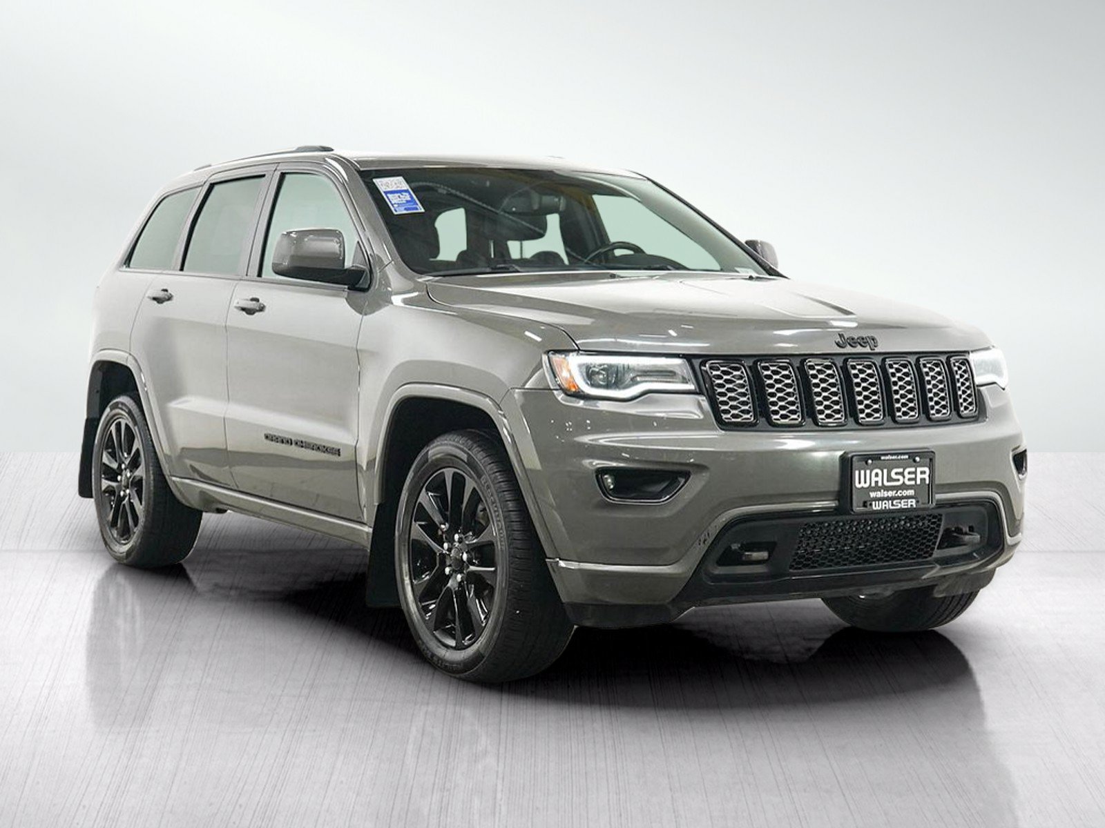 Used 2021 Jeep Grand Cherokee Altitude AWD/4WD image 7