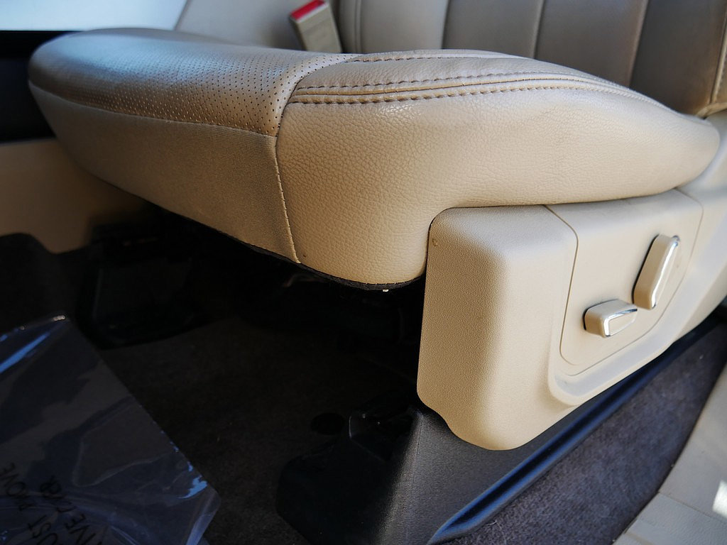 Used 2018 Ford F150 Lariat w/ Equipment Group 502A Luxury AWD/4WD image 13