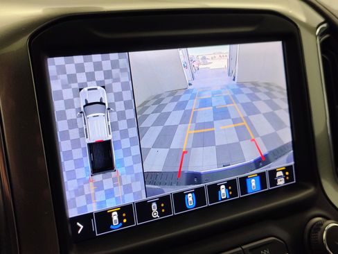 Used 2021 Chevrolet Silverado 2500 LTZ w/ LTZ Premium Package image 4