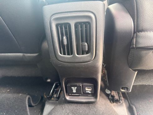 Used 2018 Jeep Compass Limited w/ Navigation Group AWD/4WD image 30
