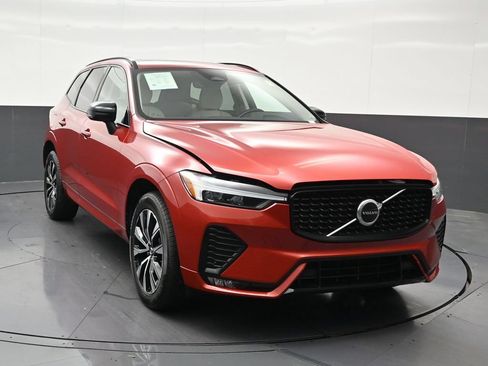 Used 2024 Volvo XC60 B5 Core AWD/4WD image 8