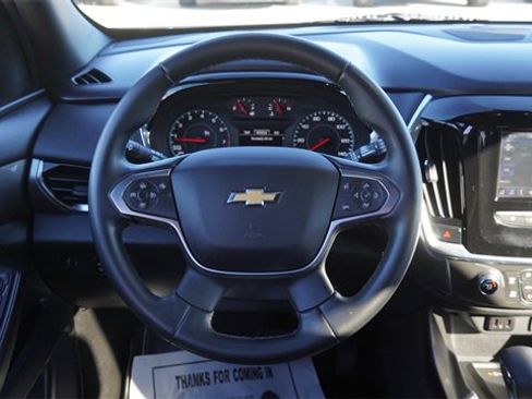 Used 2023 Chevrolet Traverse LT image 19