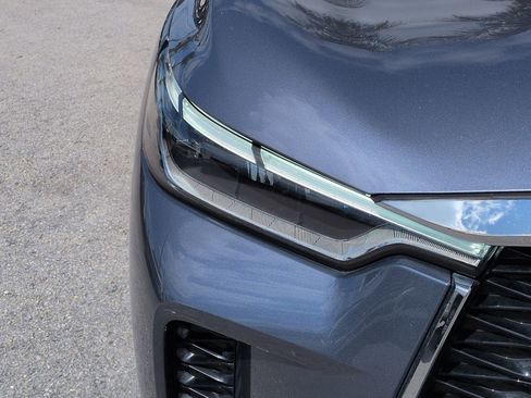 Used 2023 INFINITI QX60 Sensory w/ Vision Package AWD/4WD image 10