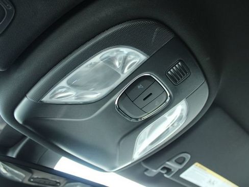 Used 2025 Jeep Compass Trailhawk w/ Trailhawk Convenience Group AWD/4WD image 22