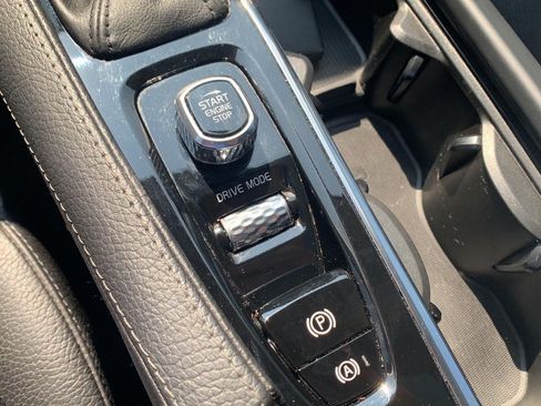 Used 2019 Volvo XC90 T6 Momentum AWD/4WD image 12