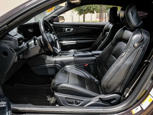 Used 2024 Ford Mustang GT Premium RWD image 3