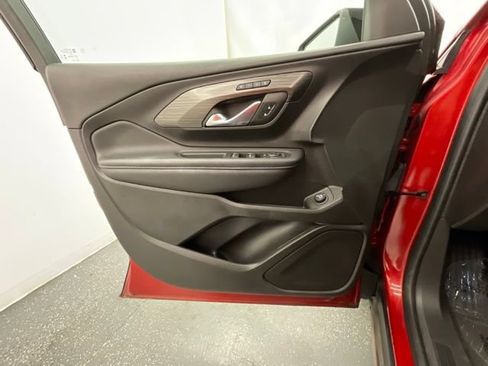 Used 2024 GMC Terrain SLT w/ Elevation Edition AWD/4WD image 9