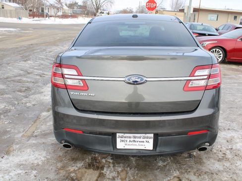 Used 2015 Ford Taurus SE image 4