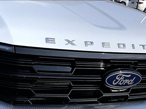 Used 2025 Ford Expedition Max Platinum image 30