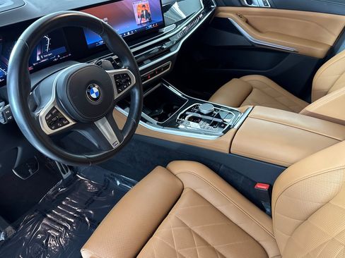 Certified 2025 BMW X5 xDrive40i w/ M Sport Package AWD/4WD image 4