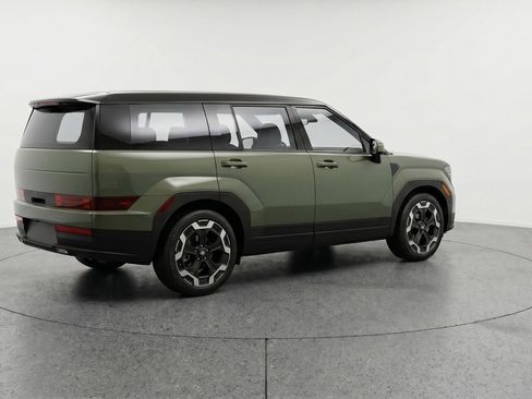 Used 2025 Hyundai Santa Fe SEL FWD image 9