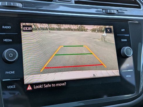 Used 2022 Volkswagen Tiguan SE R-Line image 22