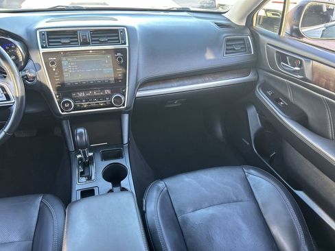 Used 2018 Subaru Outback 2.5i Limited image 12