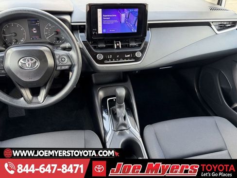 Used 2025 Toyota Corolla LE image 17