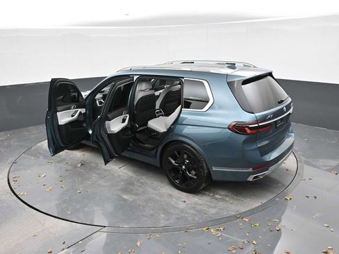 Used 2023 BMW X7 xDrive40i w/ Premium Package image 41