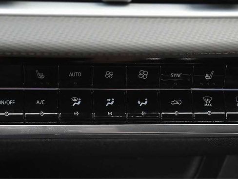 Used 2026 Chevrolet Equinox LT w/ Convenience Package II image 19