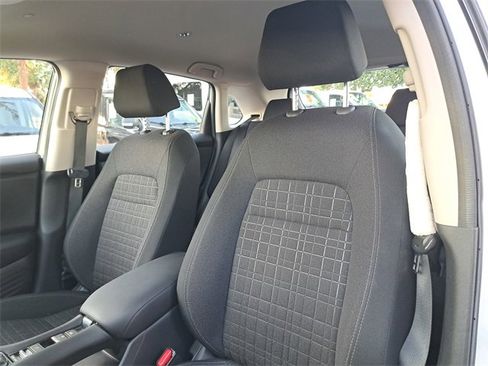 Certified 2023 Honda HR-V LX image 18