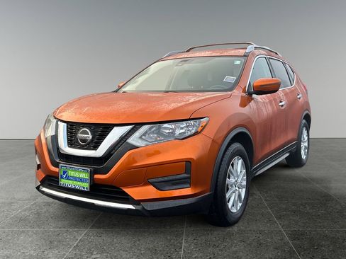 Used 2020 Nissan Rogue SV image 3