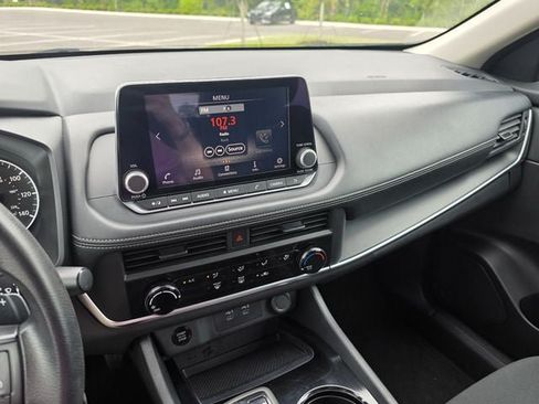 Used 2024 Nissan Rogue S AWD/4WD image 5