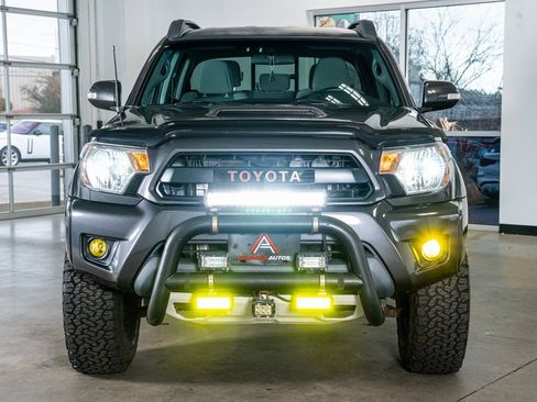 Used 2014 Toyota Tacoma 4x4 Double Cab image 3