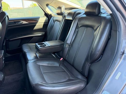 Used 2014 Lincoln MKZ FWD image 18