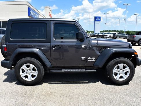 Used 2020 Jeep Wrangler Sport AWD/4WD image 2