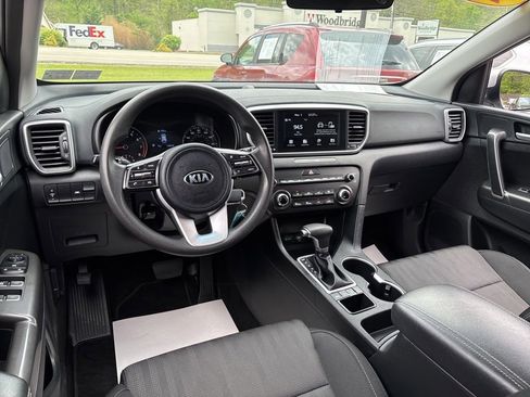 Used 2021 Kia Sportage LX AWD/4WD image 11