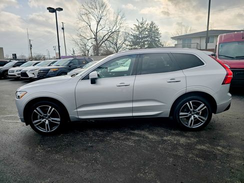 Used 2021 Volvo XC60 T5 Momentum w/ Premium Package image 12