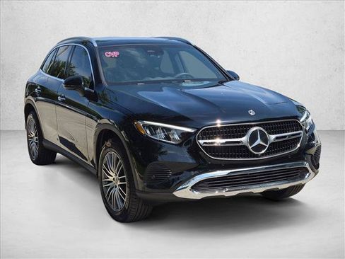 Used 2026 Mercedes-Benz GLC 300 image 3