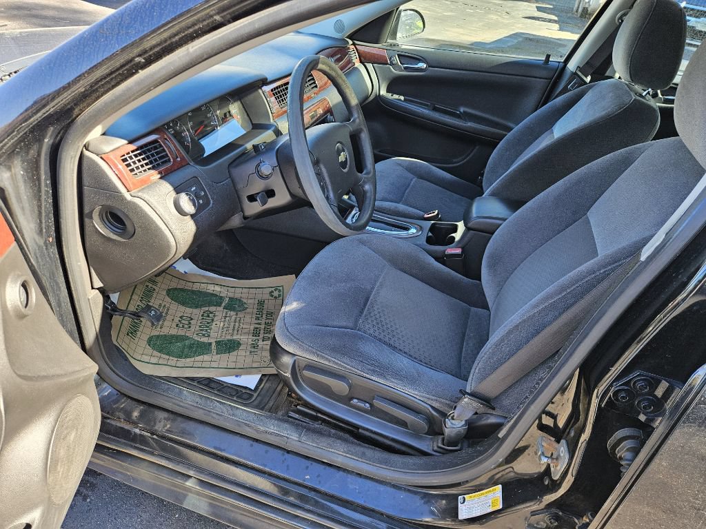 Used 2009 Chevrolet Impala LT FWD image 11