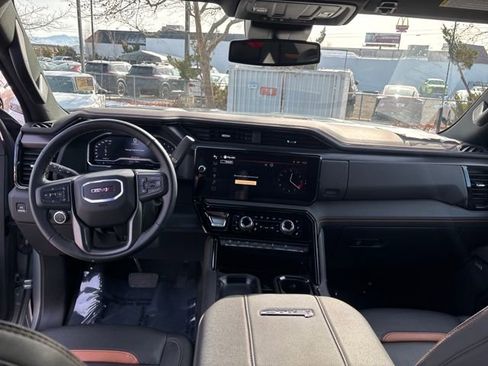 Used 2025 GMC Sierra 2500 AT4 image 15