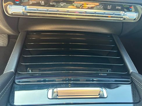 Used 2020 Mercedes-Benz GLE 350 w/ Premium Package image 32