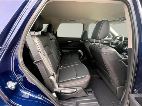 New 2026 Nissan Pathfinder SL image 10