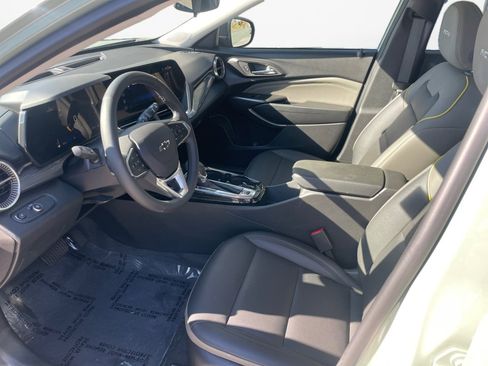 Used 2025 Chevrolet Trax ACTIV w/ Driver Confidence Package image 11