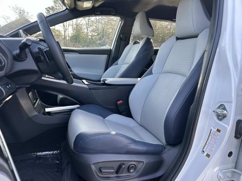 Used 2023 Subaru Solterra AWD image 20