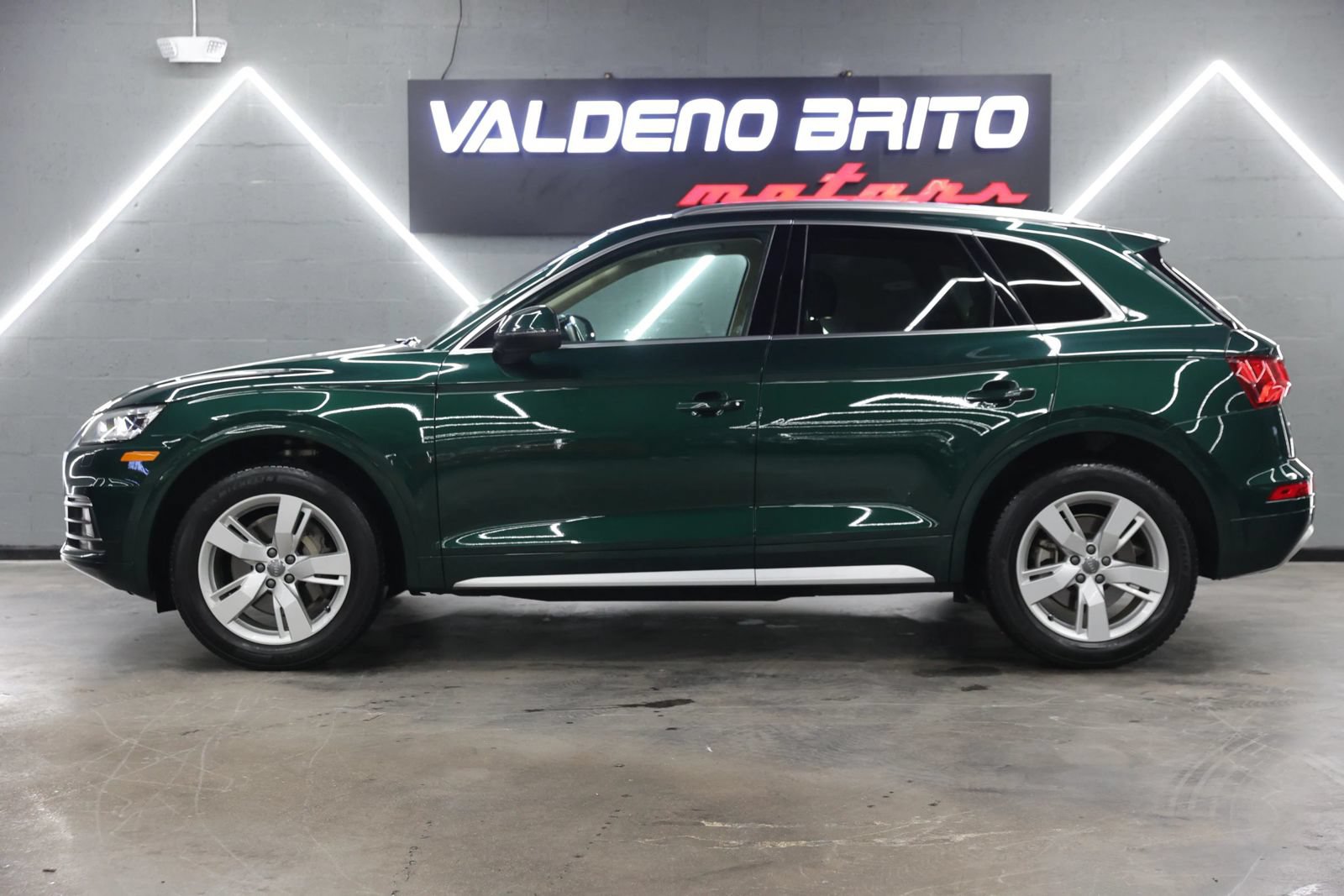 Used 2018 Audi Q5 2.0T Premium Plus w/ Premium Plus Package AWD/4WD image 10