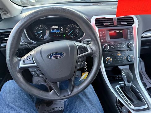 Used 2014 Ford Fusion SE FWD image 26