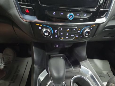 Used 2023 Chevrolet Traverse High Country w/ LPO, Floor Liner Package AWD/4WD image 15
