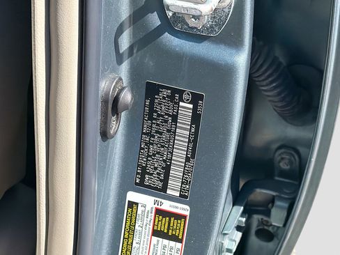 Used 2010 Toyota Camry LE image 36