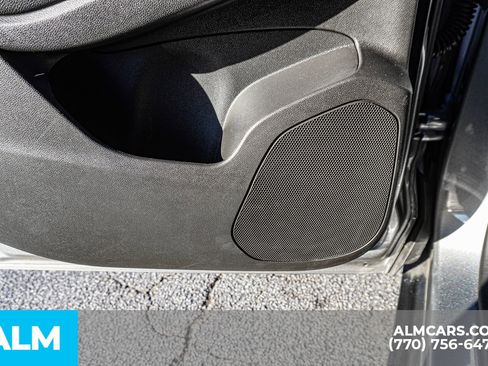 Used 2025 Chevrolet Trax LT w/ LT Convenience Package image 57